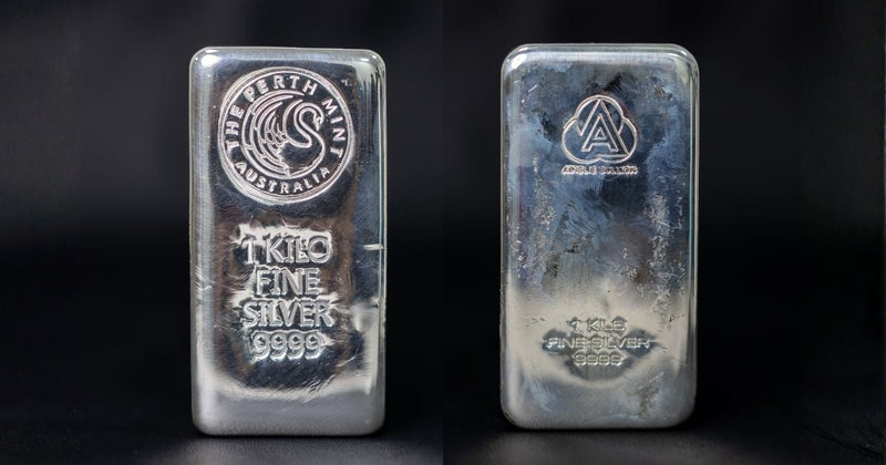 Perth Mint 1kg fine silver bar, front and back